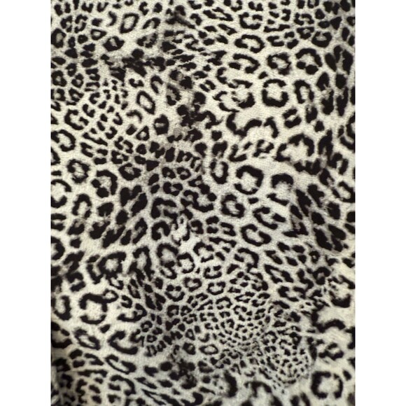 Vince Camuto Women’s L Blouse Top Leopard Animal Print Long Sleeve V-Neck Tunic - Picture 8 of 9